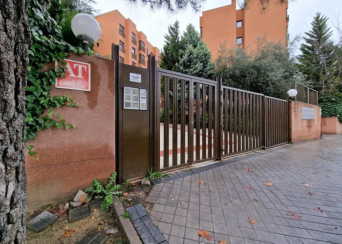 Samaniego, Piscina Y Garaje Junto Civitas Metropolitano Y Aeropuerto