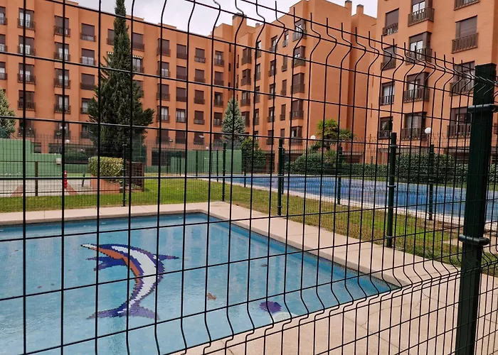 Samaniego, Piscina Y Garaje Junto Civitas Metropolitano Y Aeropuerto