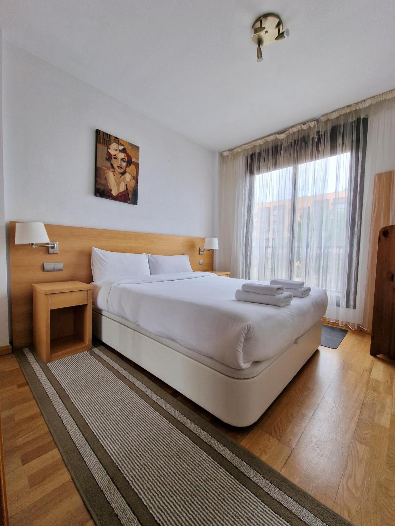 Apartment Samaniego, Piscina Y Garaje Junto Civitas Metropolitano Y Aeropuerto Madrid